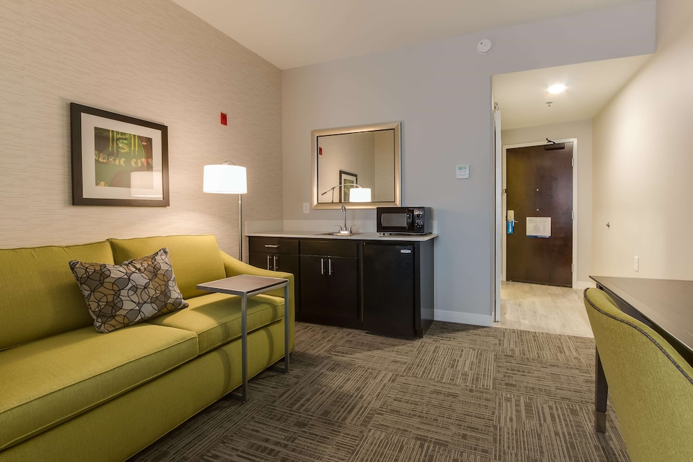 Hampton Inn White House 35/55