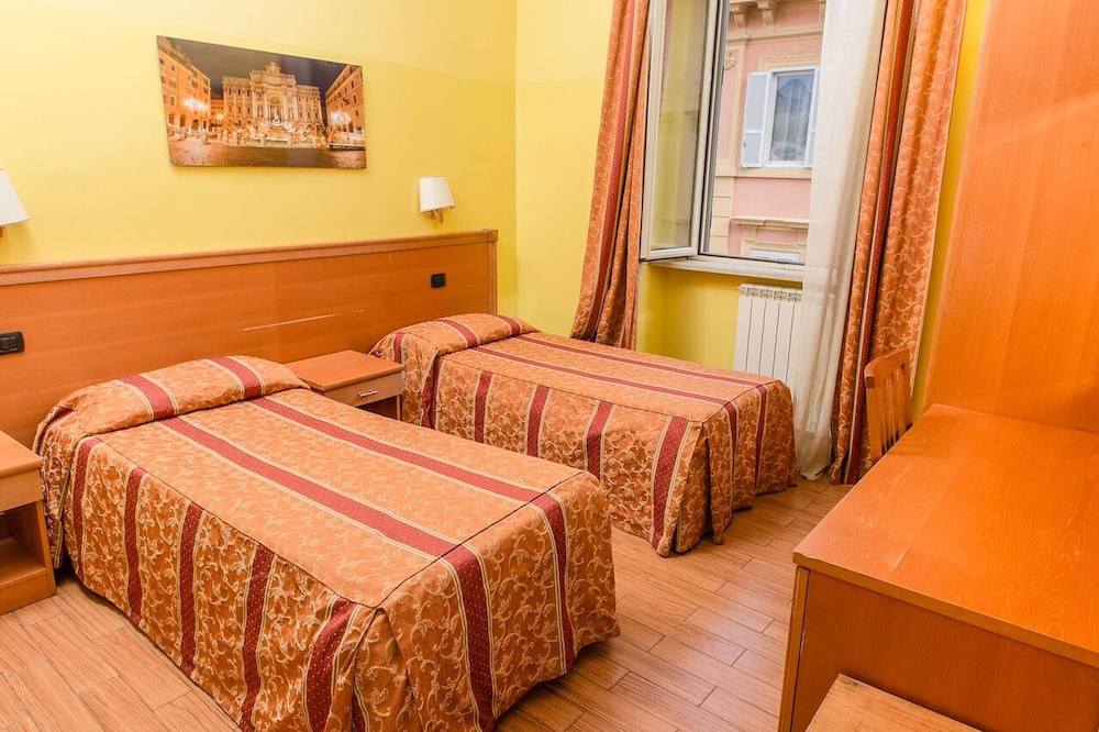 ROOM, TRIPLE
