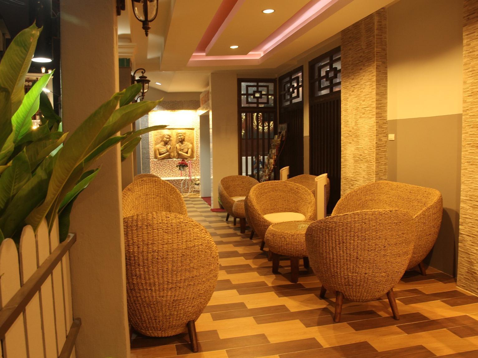Home Place Guest House 45/49