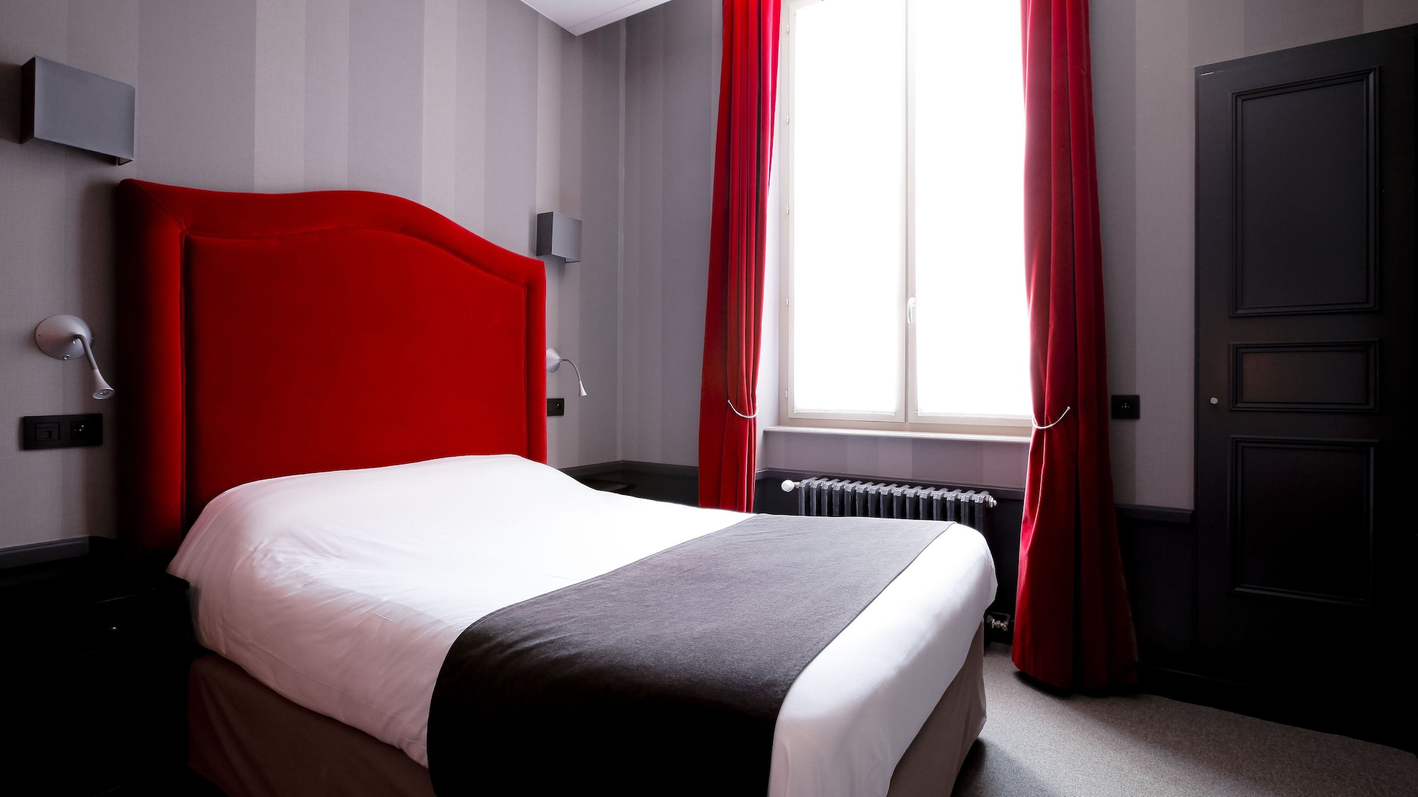 ELEGANT, DOUBLE BED