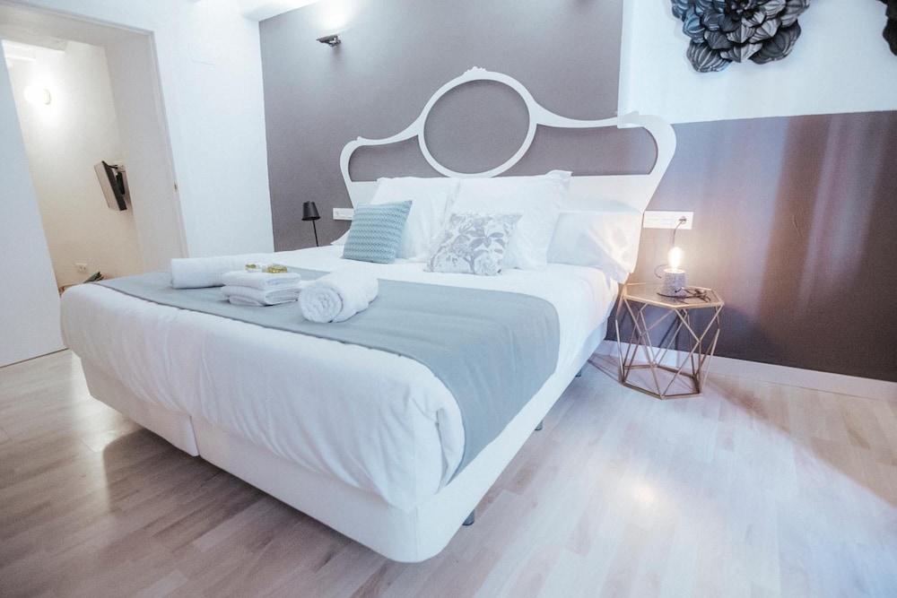 Boutique Alicante Palacete S.Xvii 12/48