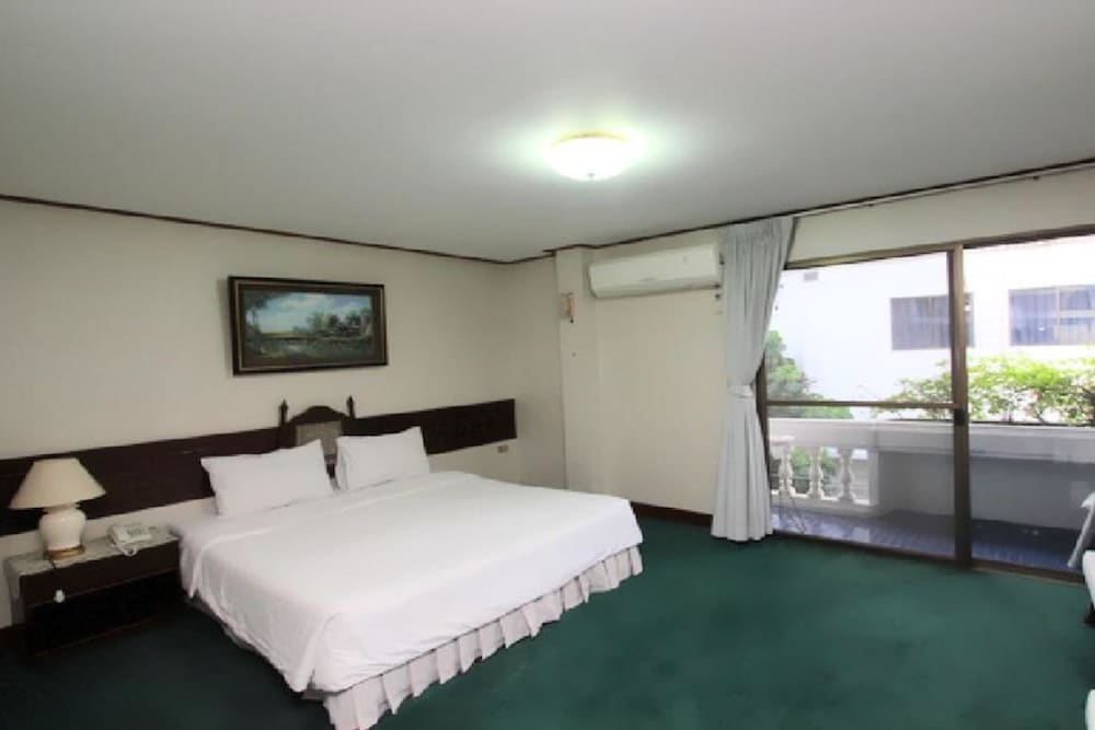Baan Busarin Hotel 9/46