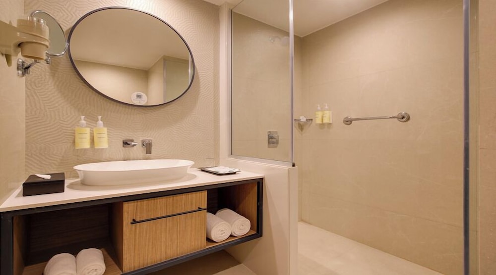 Lemon Tree Hotel Chinchwad Pune 52/56