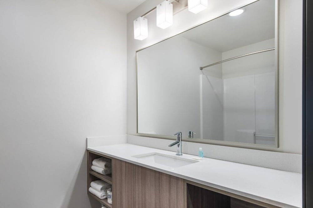 WoodSpring Suites Meridian 25/27