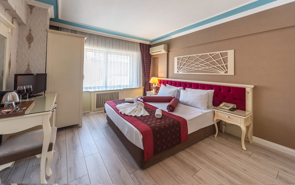 Viva Deluxe Hotel 8/34