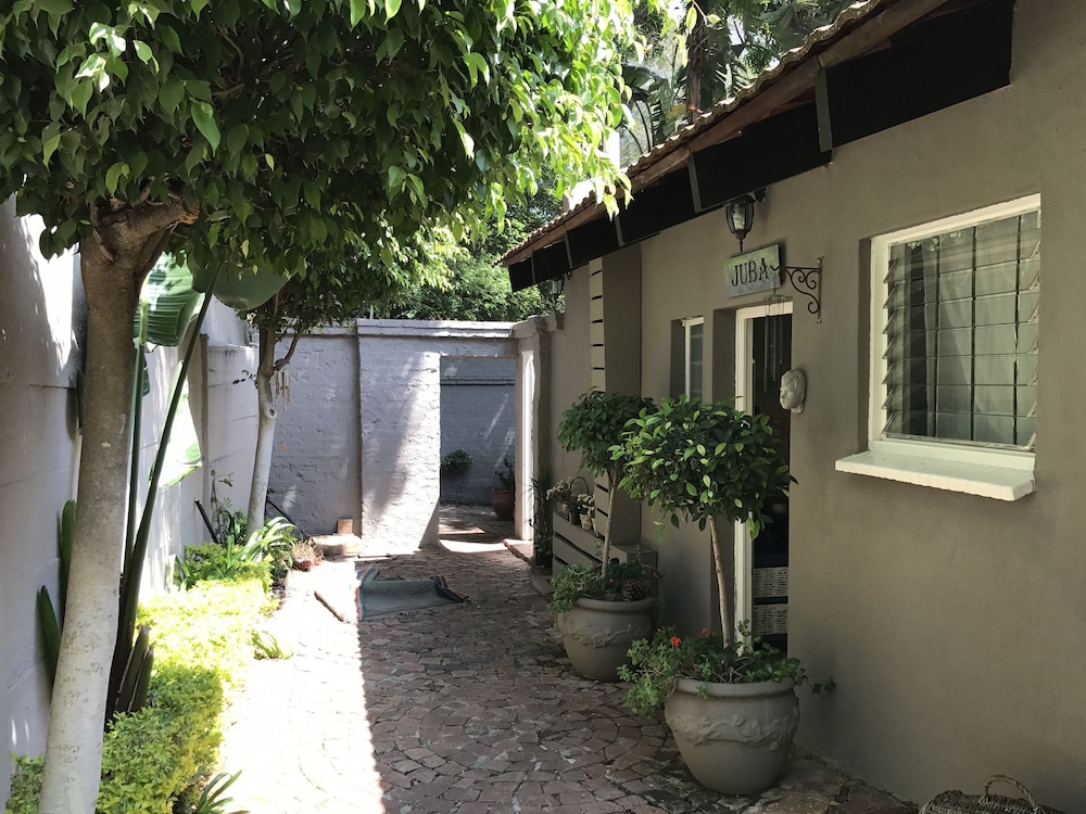 Waterhouse Guest Lodges 295 Indus Street 44/50