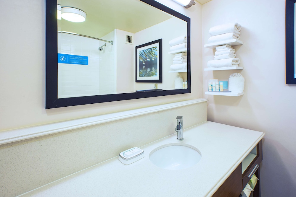 Hampton Inn Suites Providencew 20/42