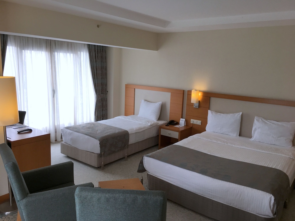 Mercia Hotels Resorts 16/52