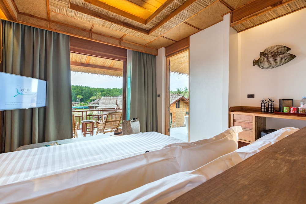 Lagoon Grand Deluxe View