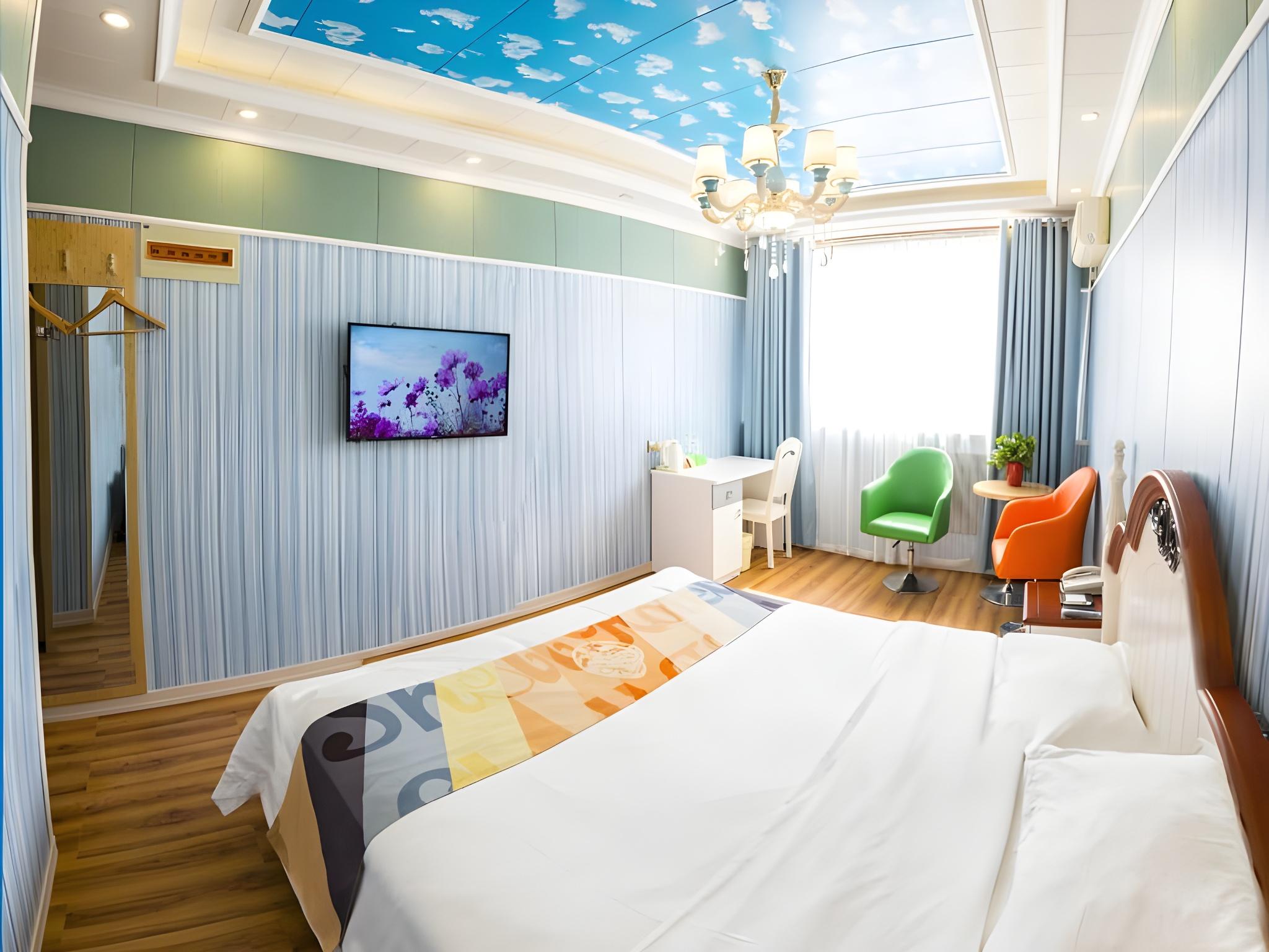 Feature, King Bed, Queen Bed