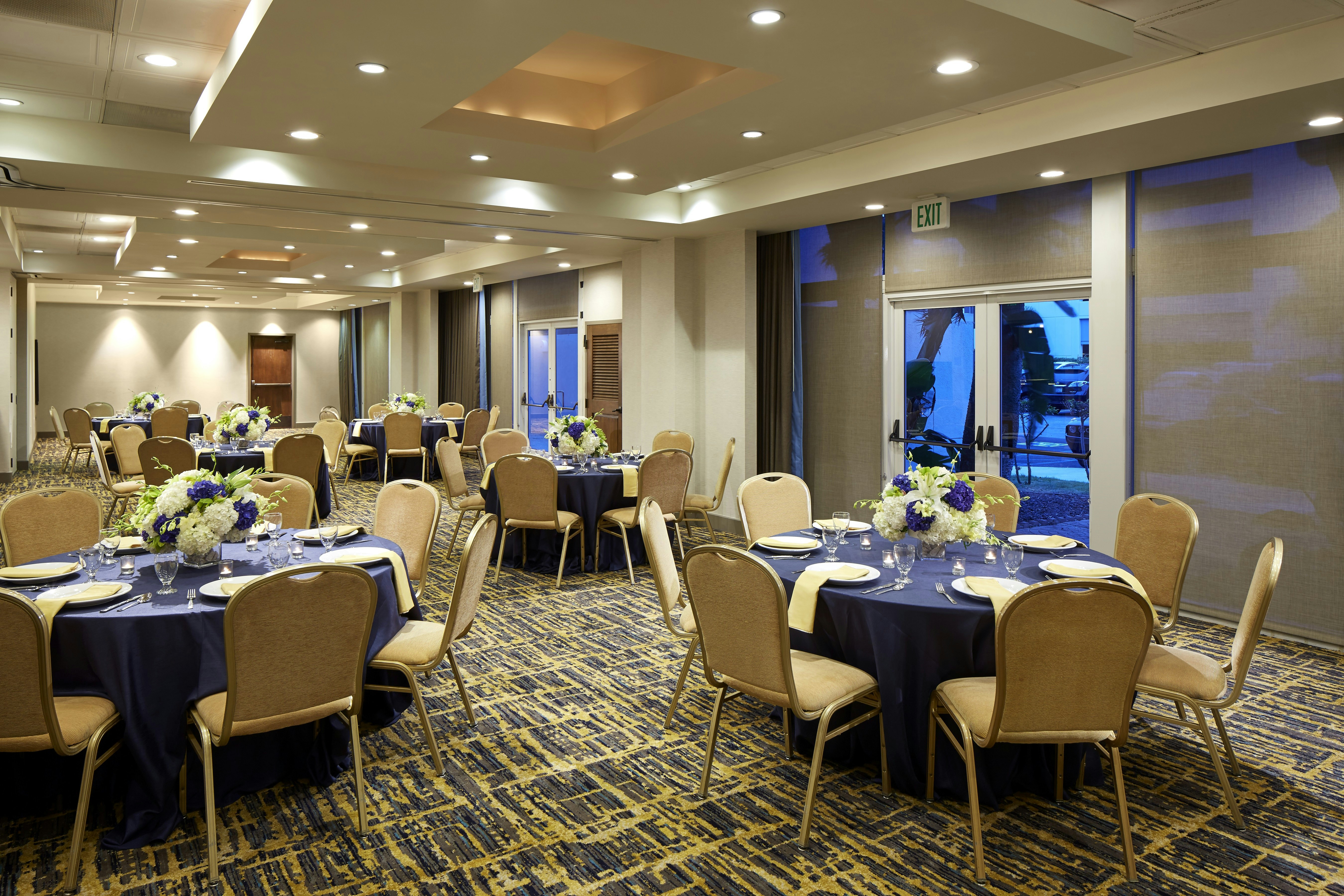 DoubleTree by Hilton Hotel LAX - El Segundo 83/84
