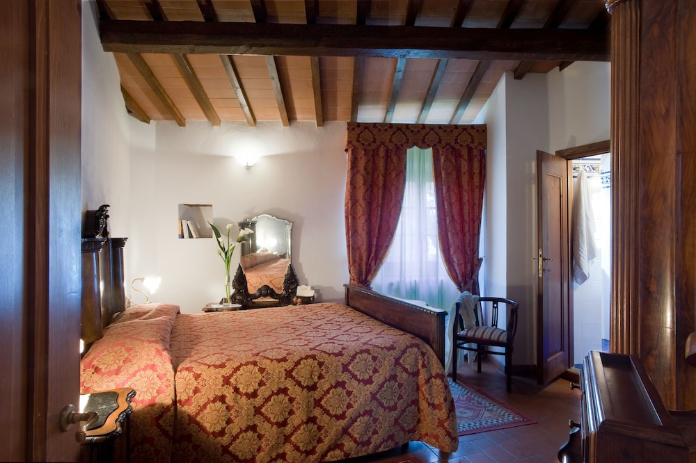 Villa Campestri Olive Oil Resort 9/48