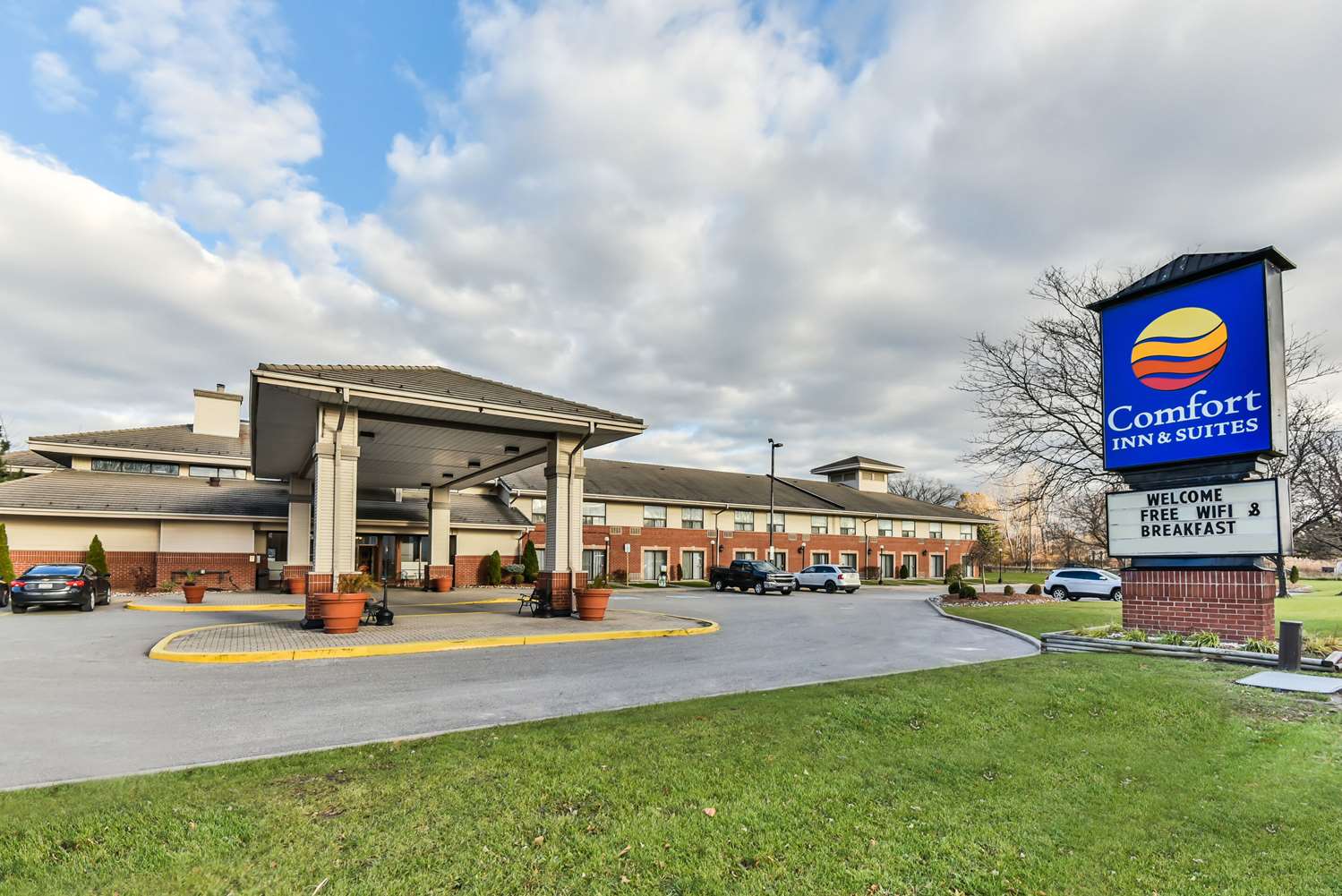 Comfort Inn & Suites Ambassador Bridge 39/39