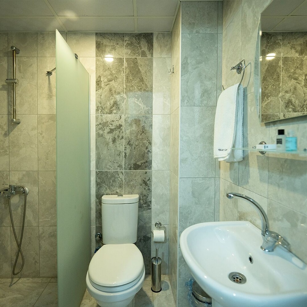 Rekab Otel Eskisehir 32/36