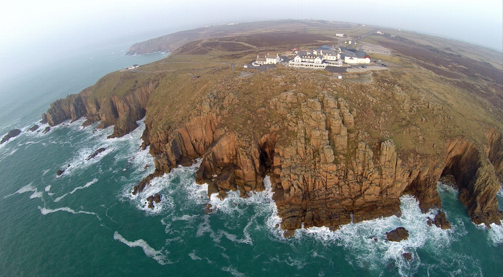 The Lands End Hotel 45/50
