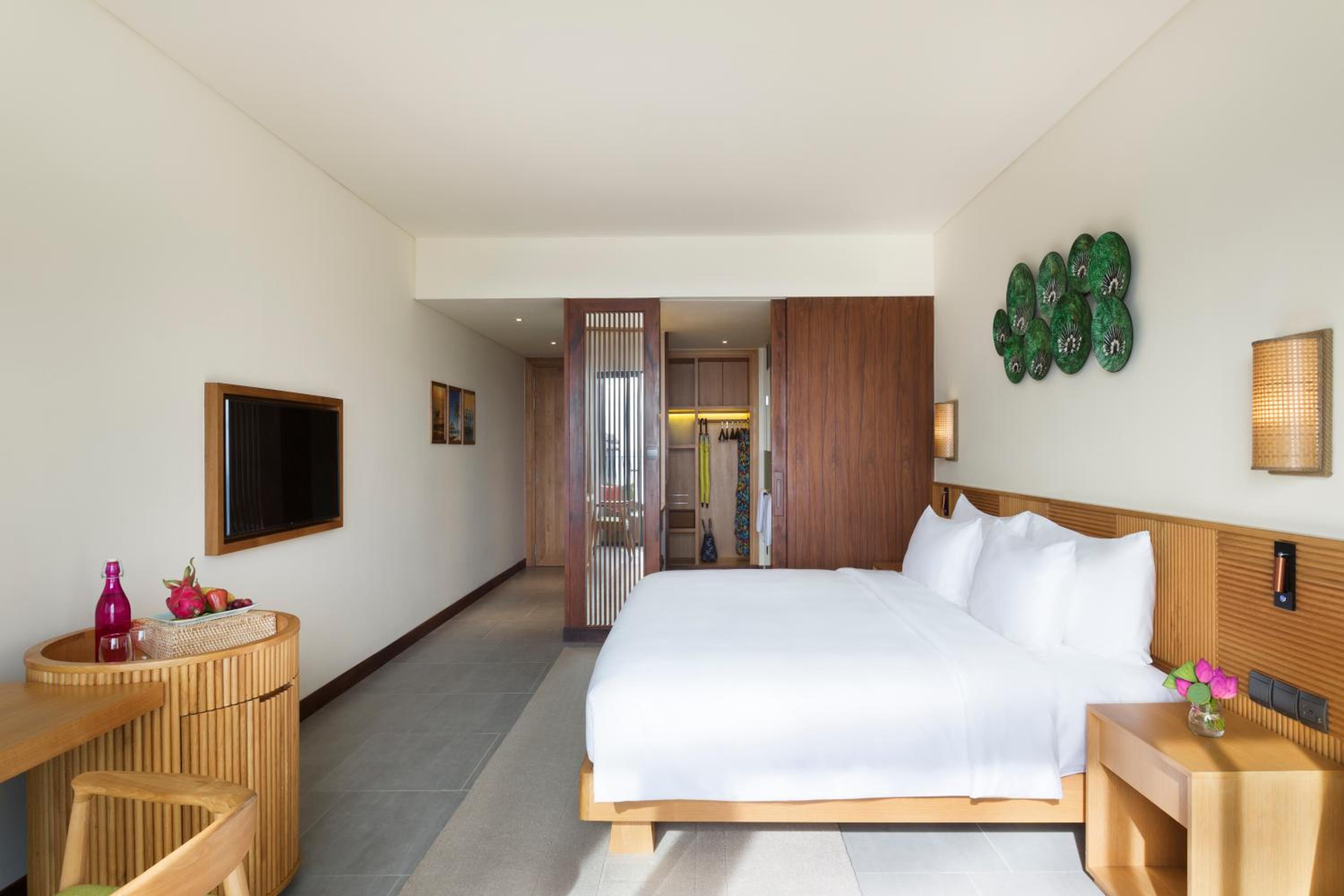 Garden, Deluxe, King Bed