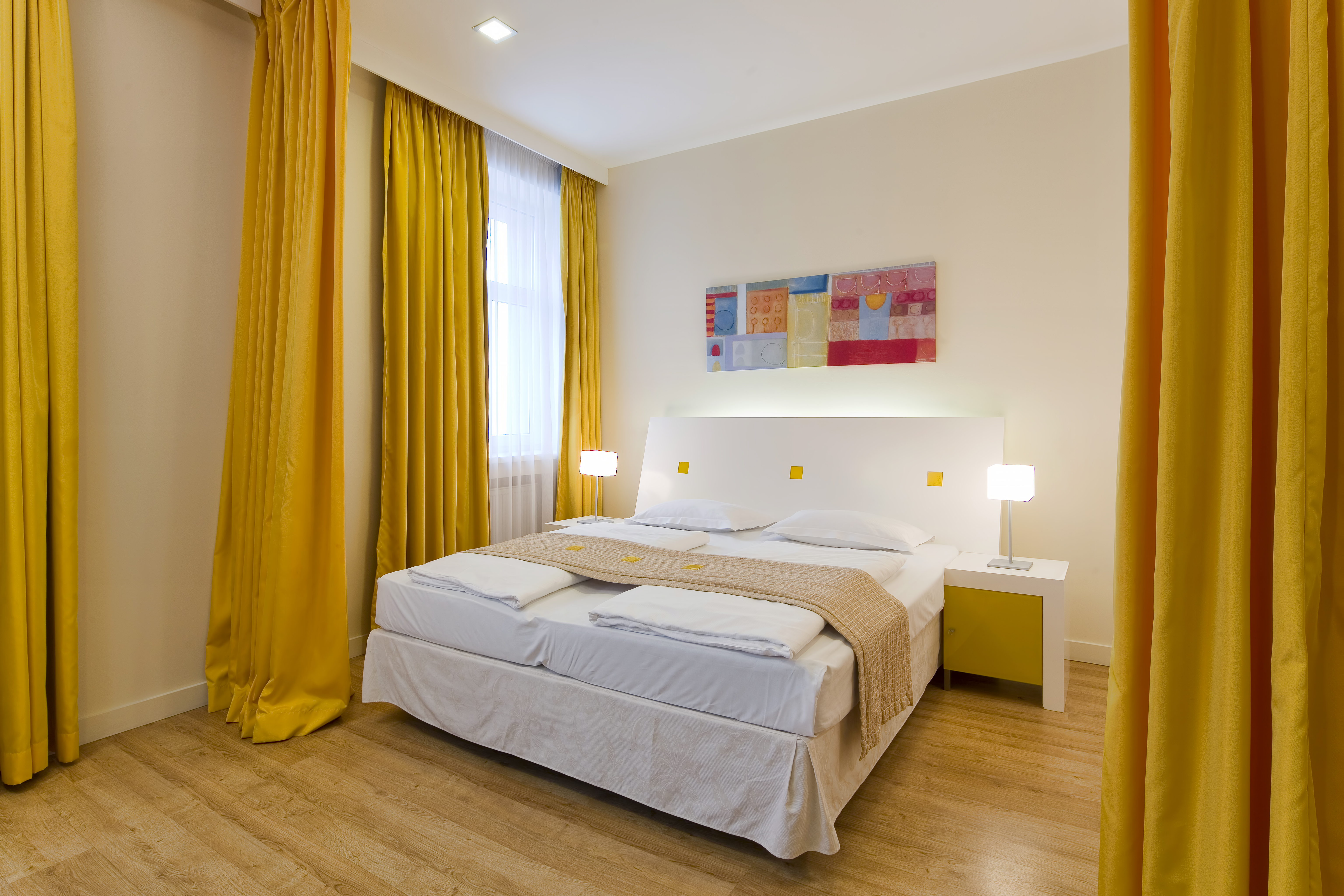 1 BEDROOM, BUSINESS, APARTMENT