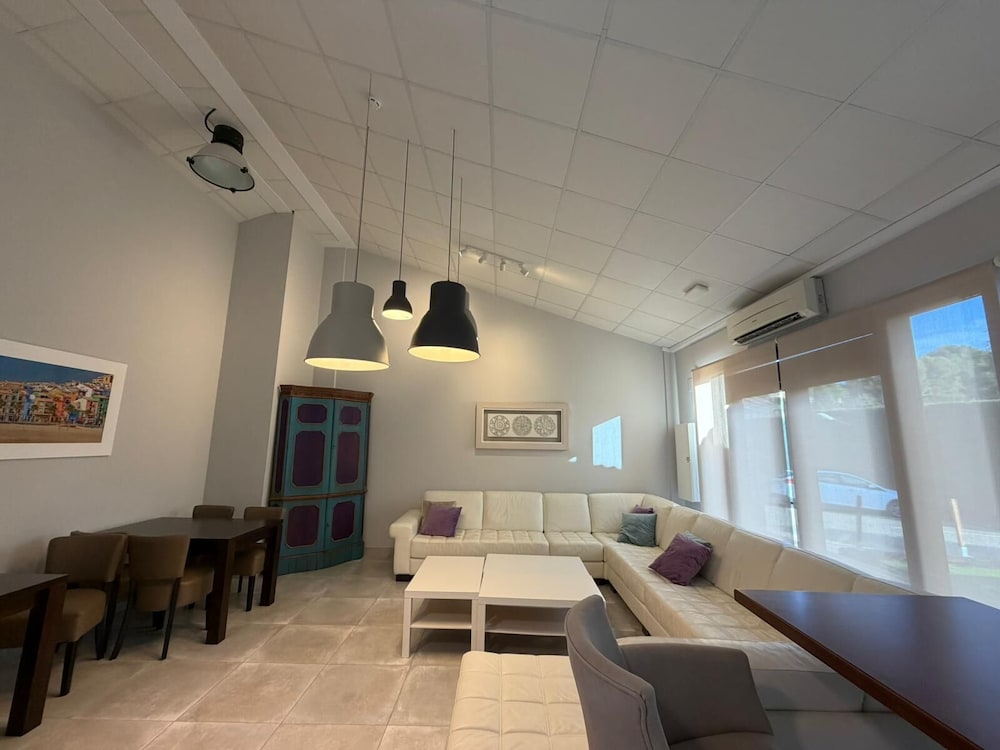 Hostal Xabina 36/50