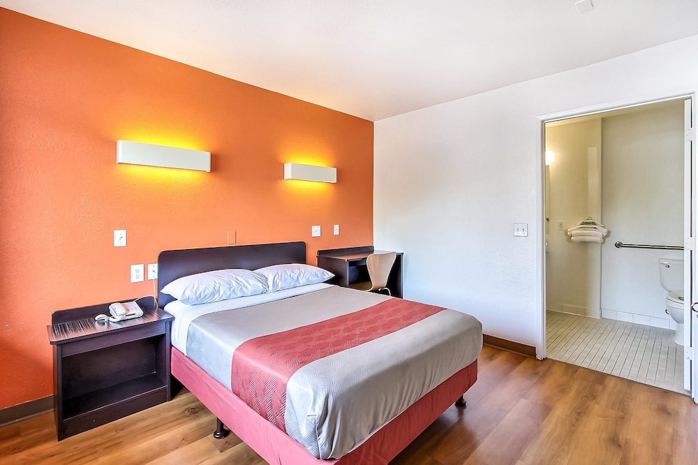 Motel6 Sunnyvale, CA - South 18/38