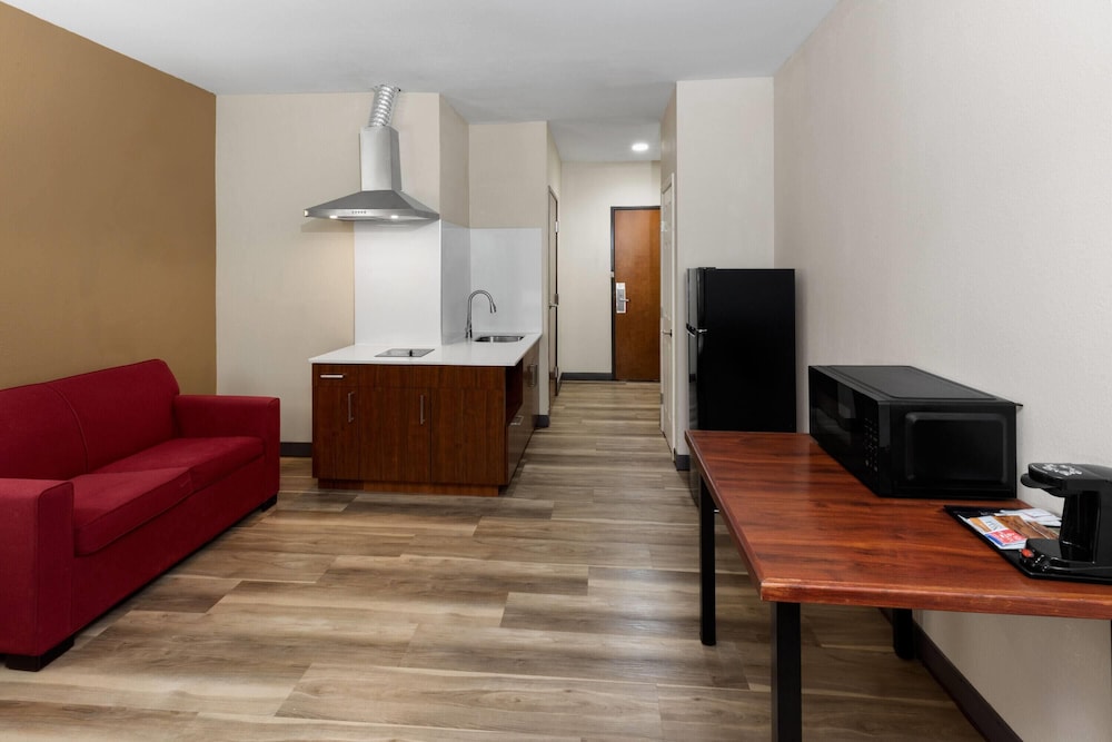Hawthorn Extended Stay by Wyndham College Station South 27/34