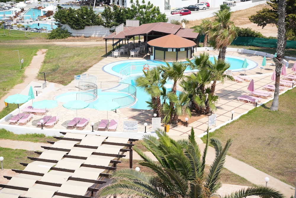 Astreas Beach Hotel 1/50