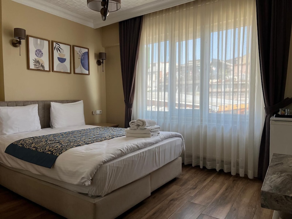 Standard, Queen Bed, Sea View