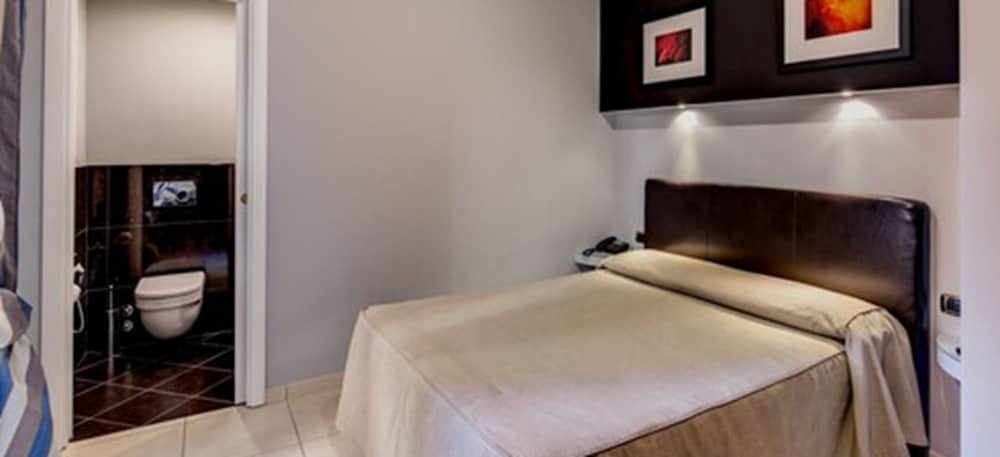 Hotel Taormina Roma 22/56