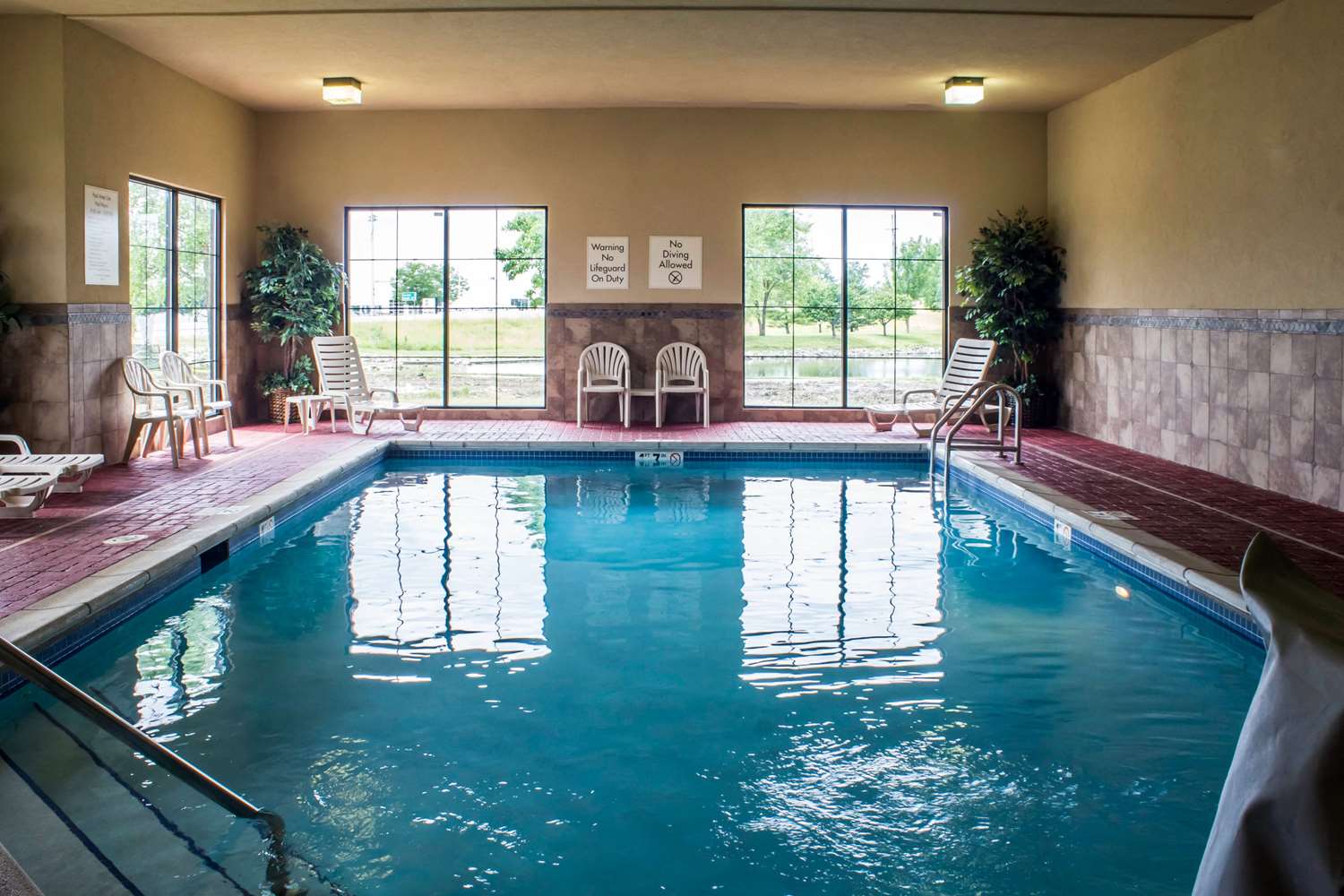 Econo Lodge Ankeny Des Moines 19/36