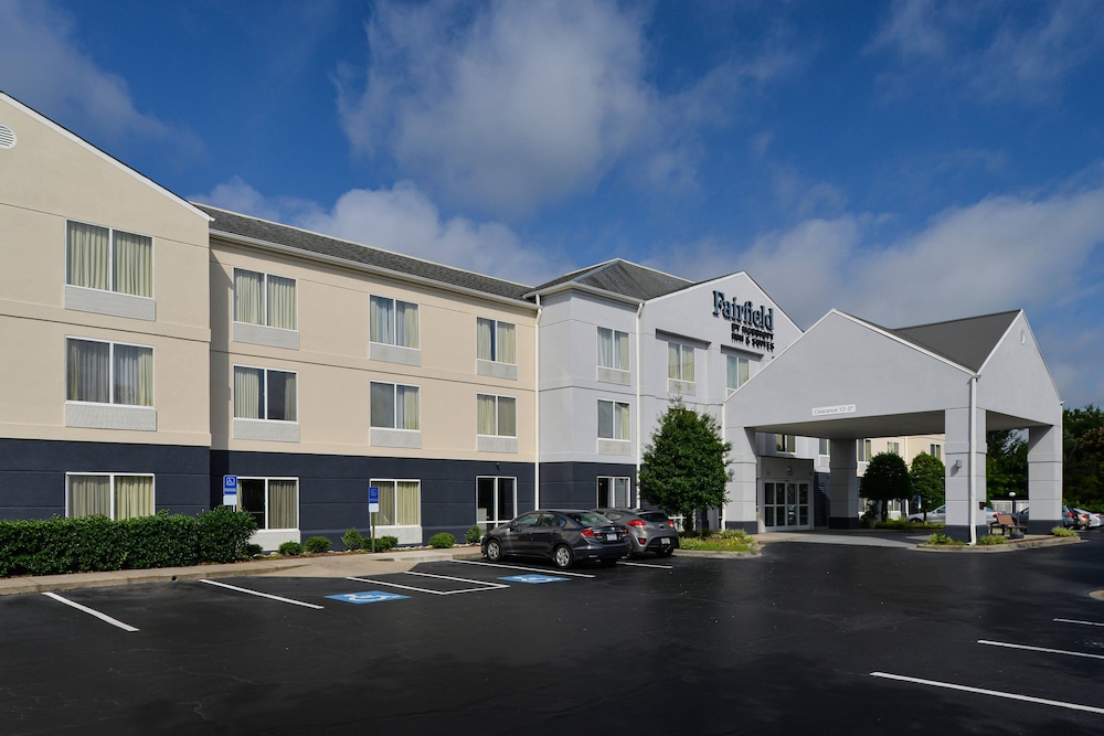Fairfield Inn Suites Charlotte Arrowood