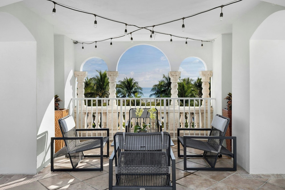 MARRIOTT VACATION CLUB PULSE, SOUTH BEACH 54/62