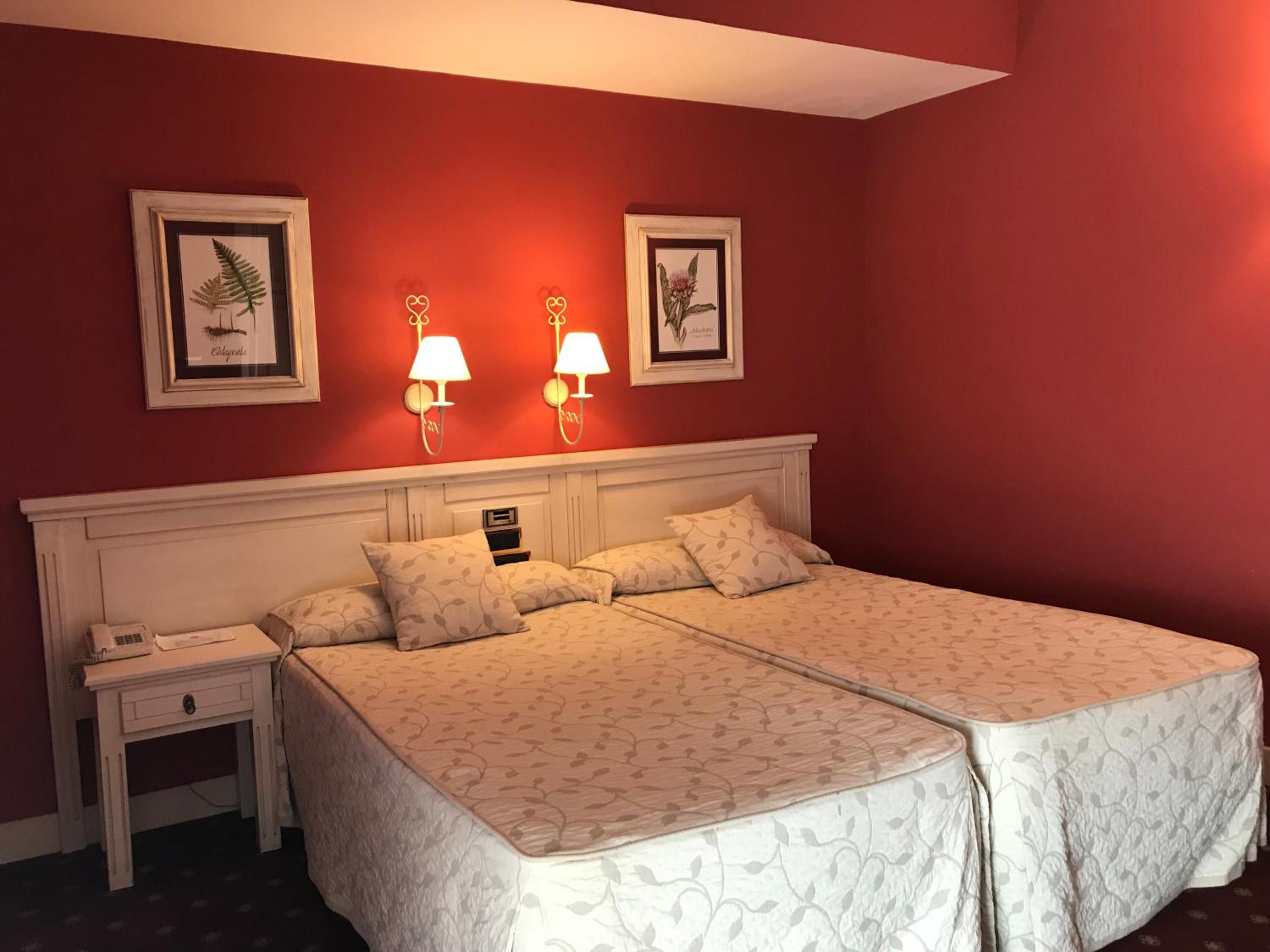 غرفة بسرير مزدوج أو سريرين منفصلين، Hotel Leonor Miron 9/10