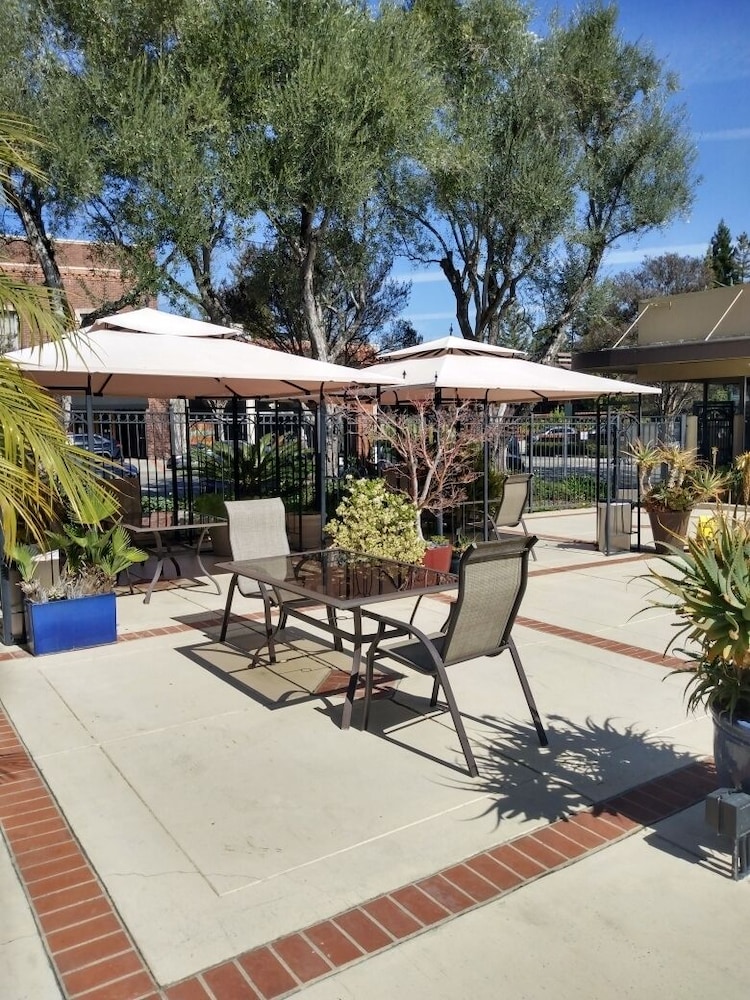 Los Gatos Garden Inn Hotel 25/50