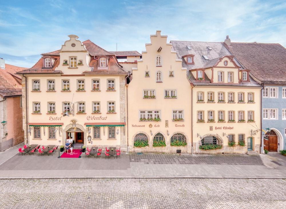 Eisenhut Hotel 4/46