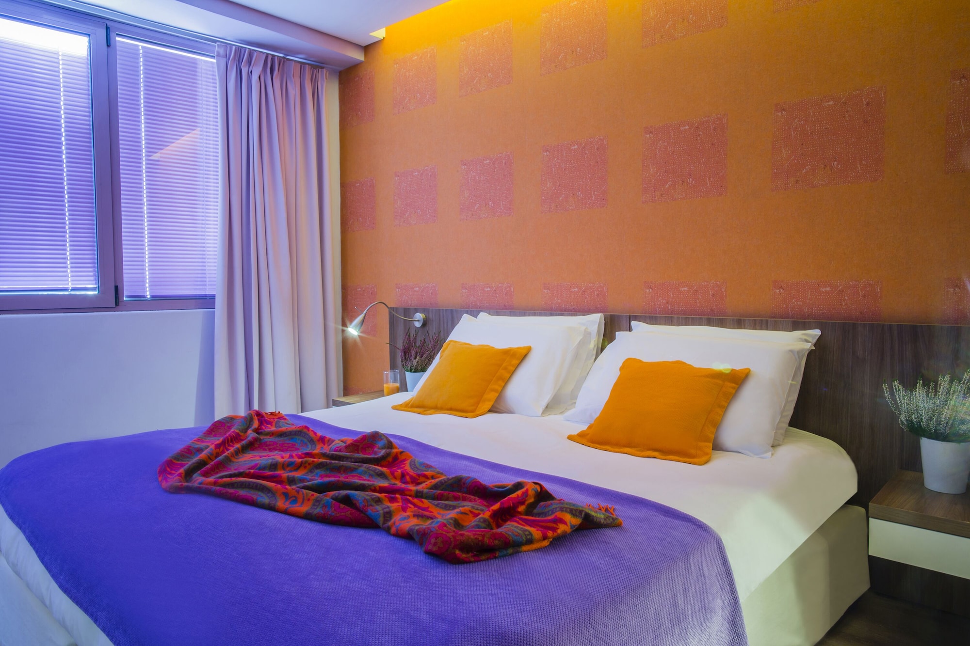 EXECUTIVE, DOUBLE BED