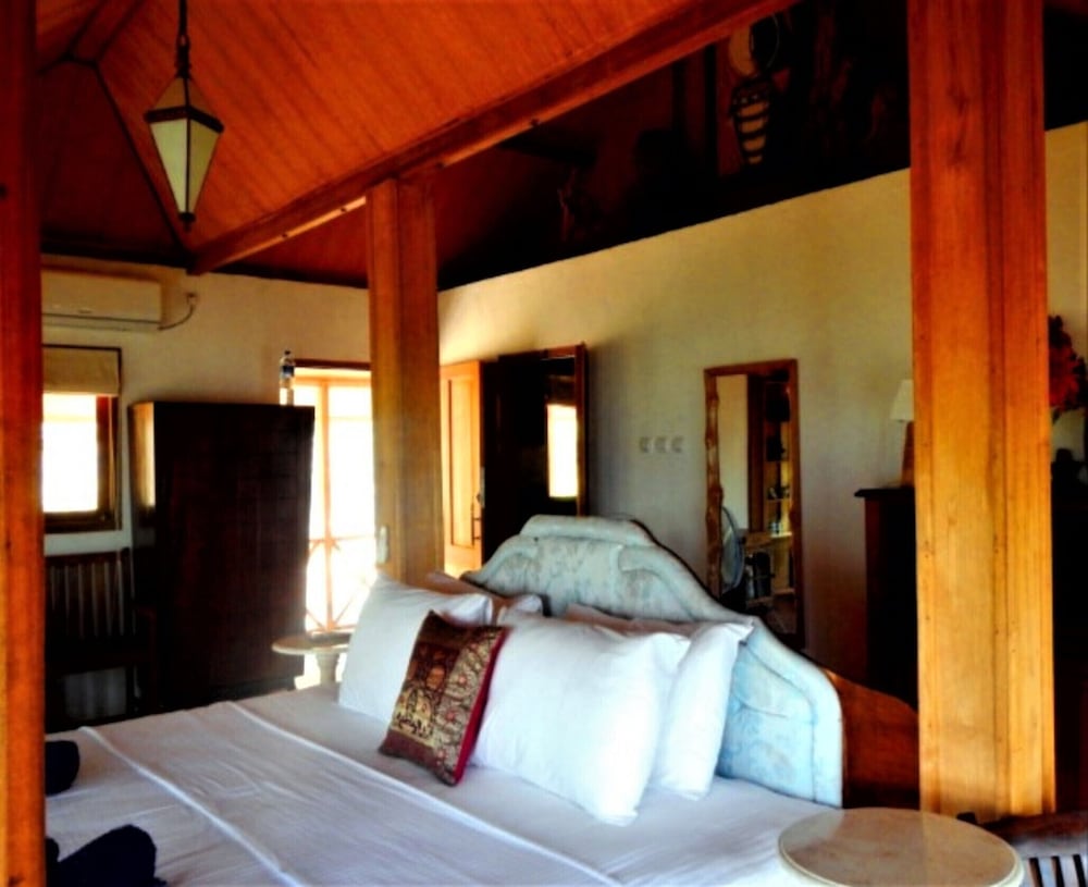 Breve Azurine Lagoon Retreat 7/50