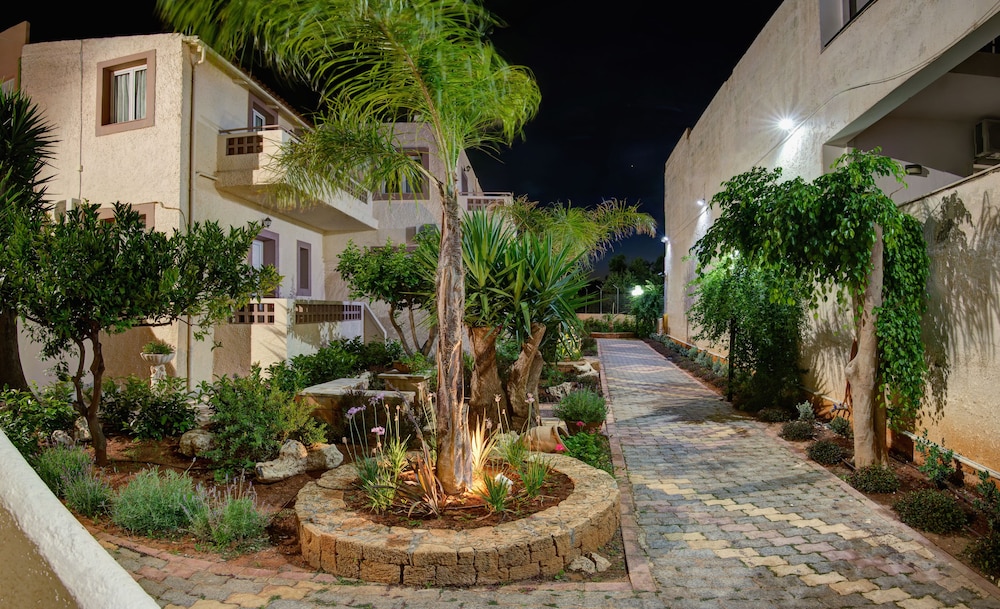 Le Palme Malia 44/50