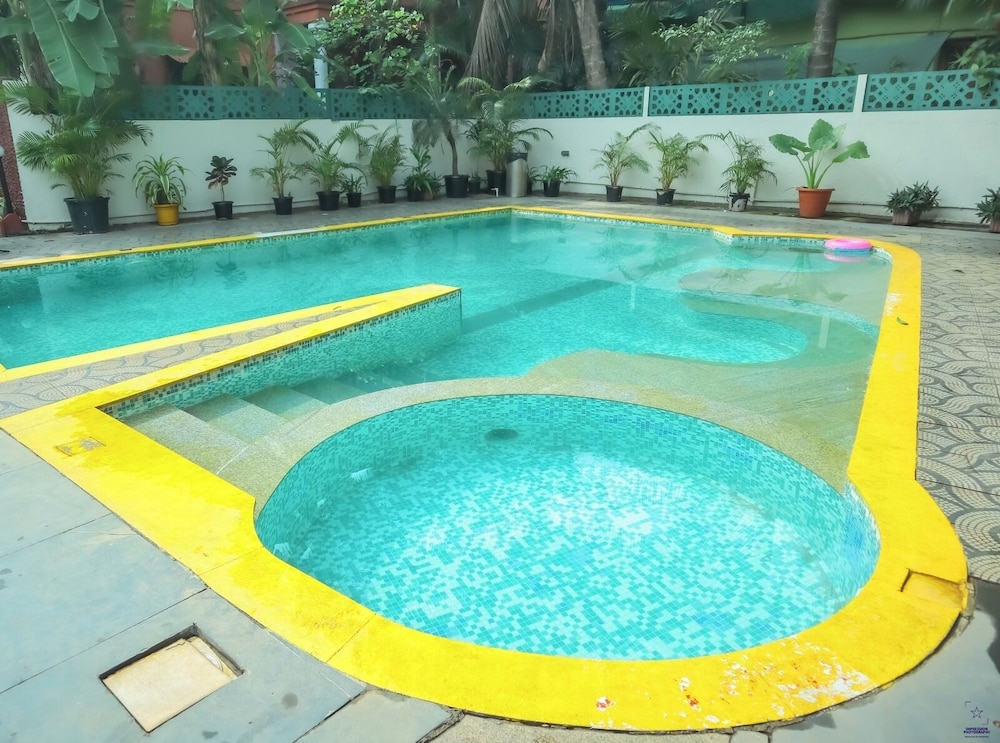 Hotel Citrus Prime 36/57