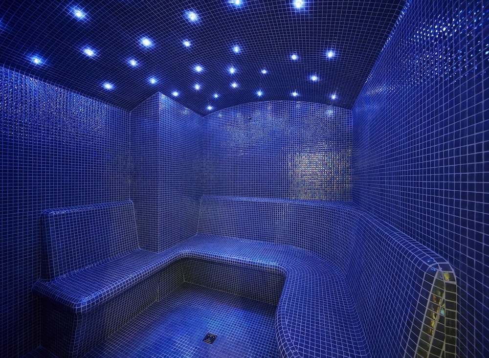 swimming pool spa