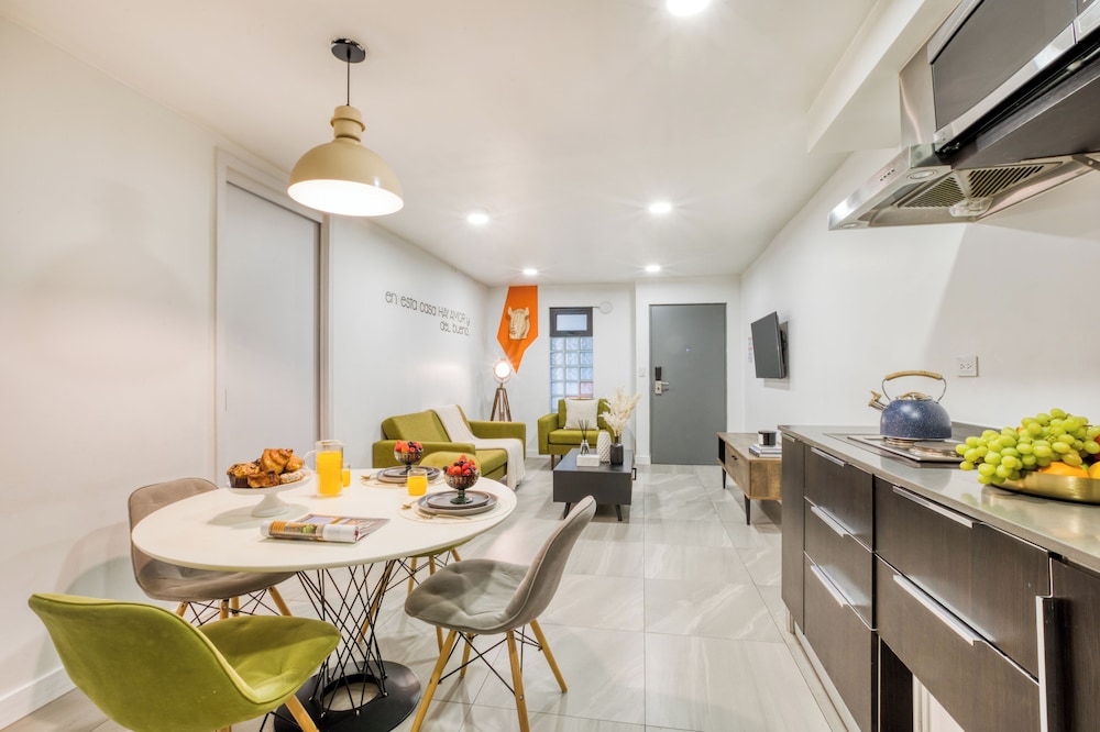 Comfort Suites Tijuana 63/65