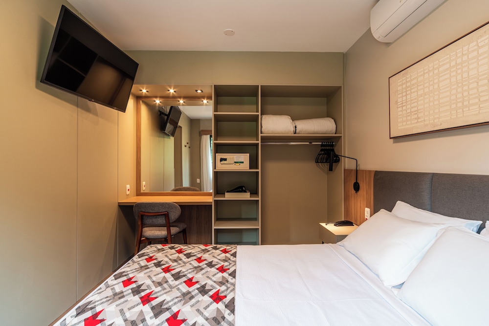 Hotel Laghetto Toscana 21/70