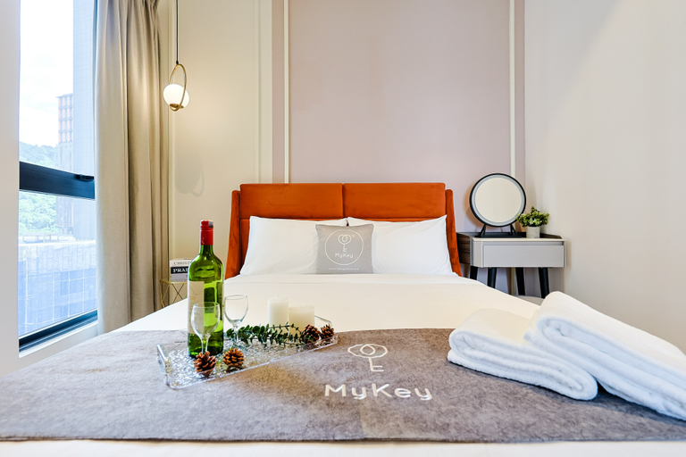 Grand Curve, Suite