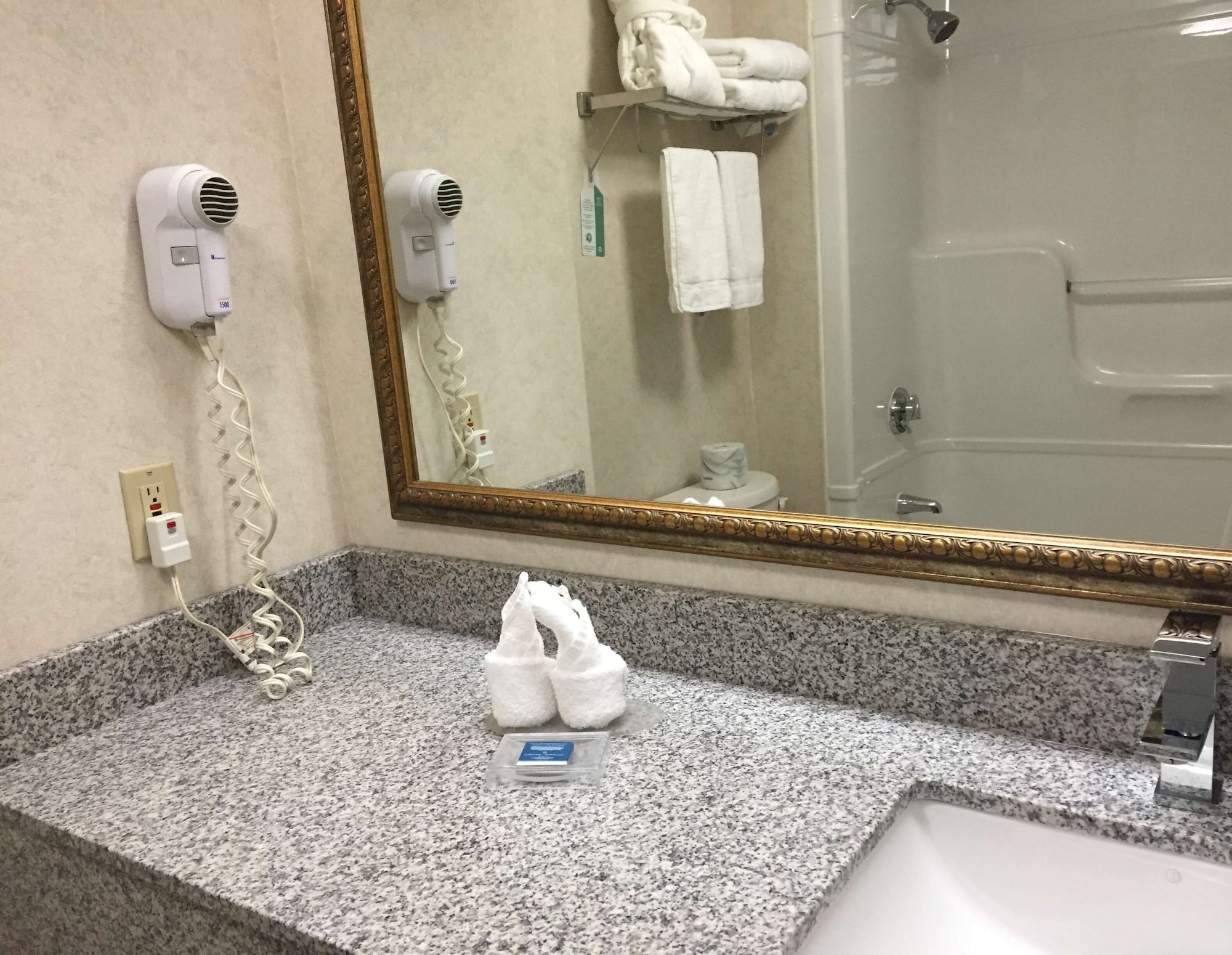 Standard, Queen Bed, Sofa, Best Western Milton 7/7