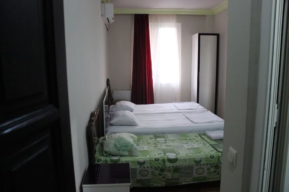 Lux Batumi 4/6