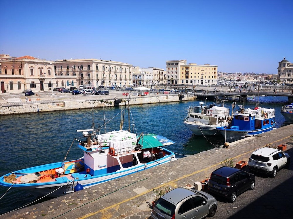 L'approdo Delle Sirene 45/50