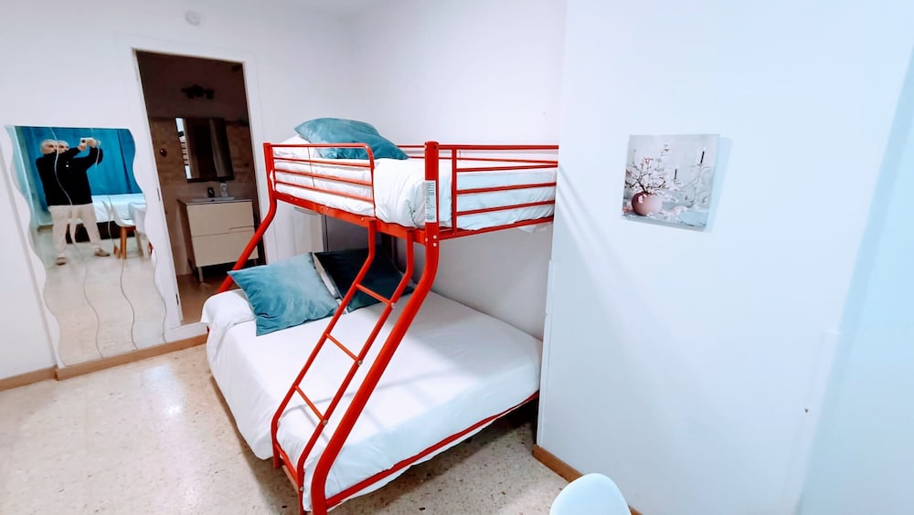 Hostal estudios 17/48