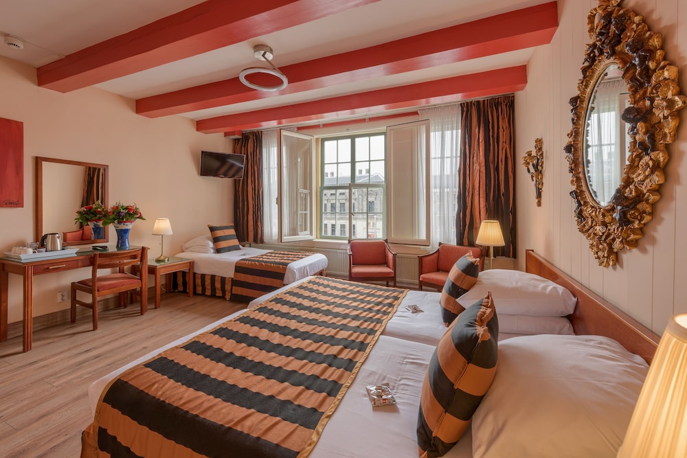 Hotel Des Arts 46/62
