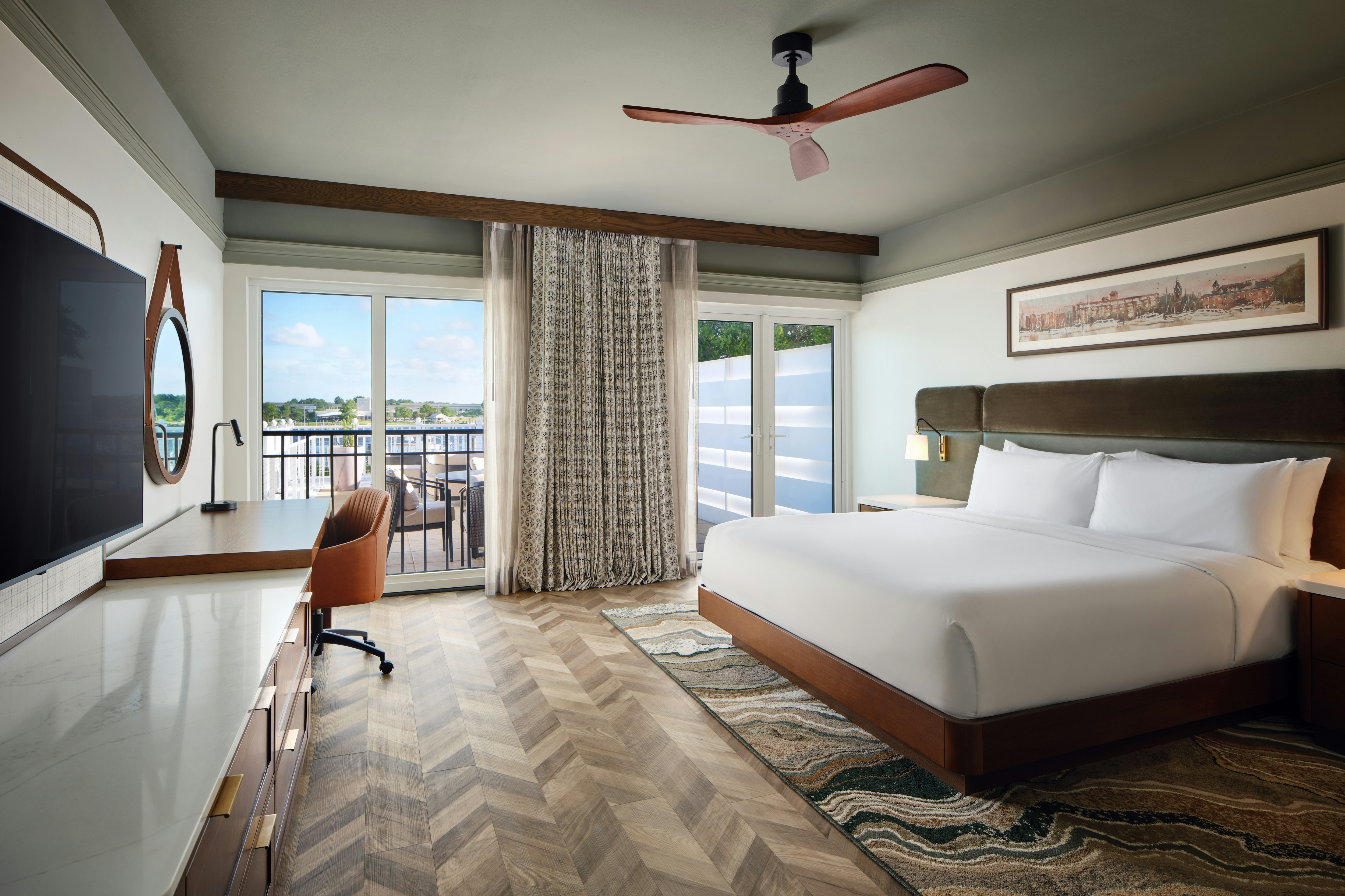 Room, King Bed, Water View, Balcony