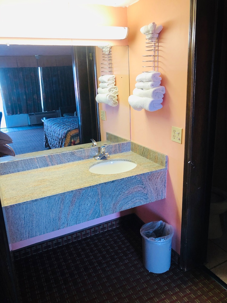 Regency Inn 3/15