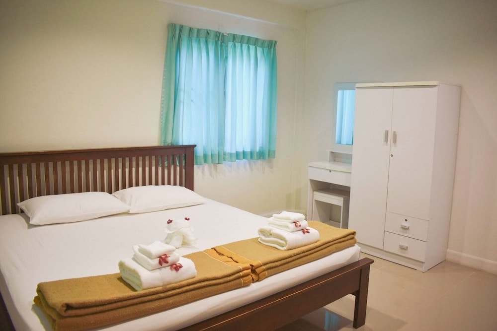 3 Bedrooms, Beach House, Twin Beds, 2 King Beds