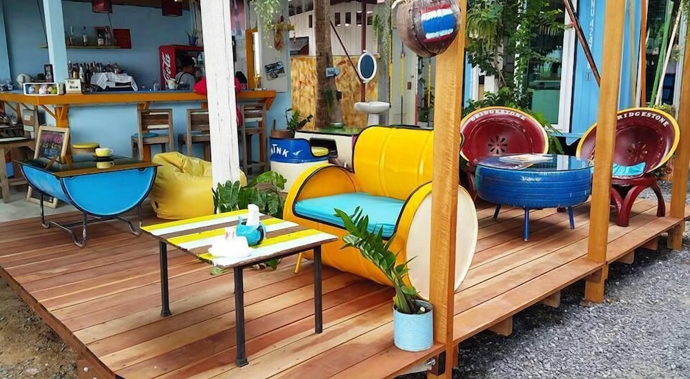 Think & Retro Cafe Lipa Noi Samui 38/62